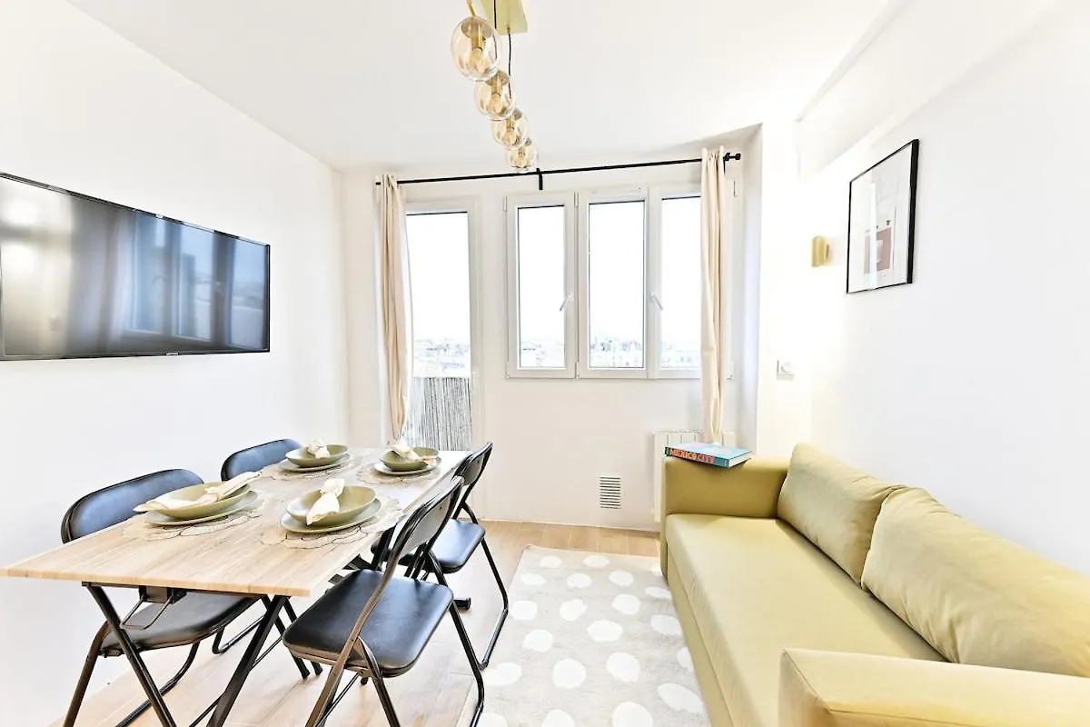 Parisian Getaway Near Gare De L'Est - II Apartment Paris