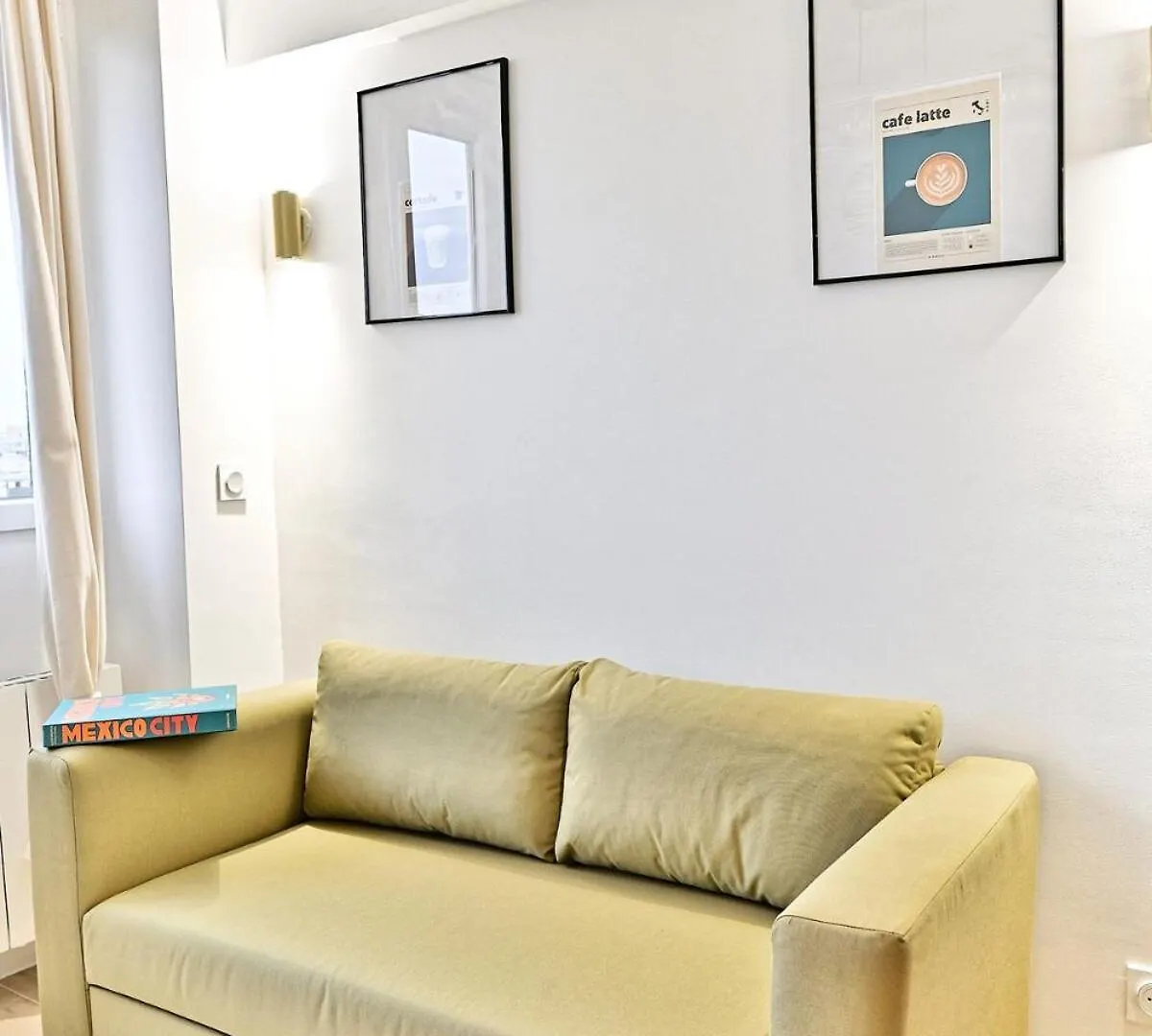 Parisian Getaway Near Gare De L'Est - II Apartment 0*, Paris France