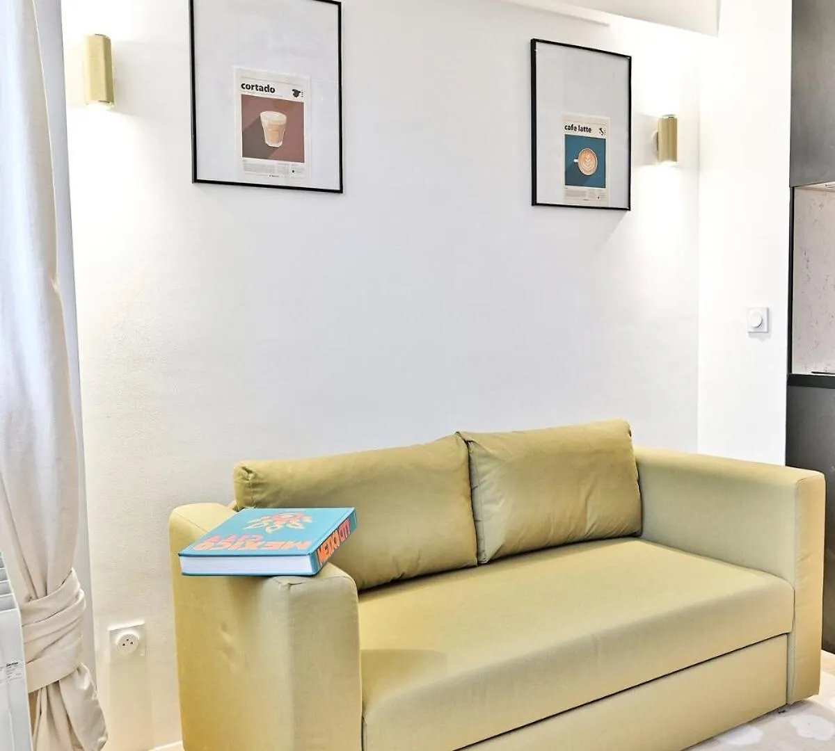 Parisian Getaway Near Gare De L'Est - II Apartment  Paris